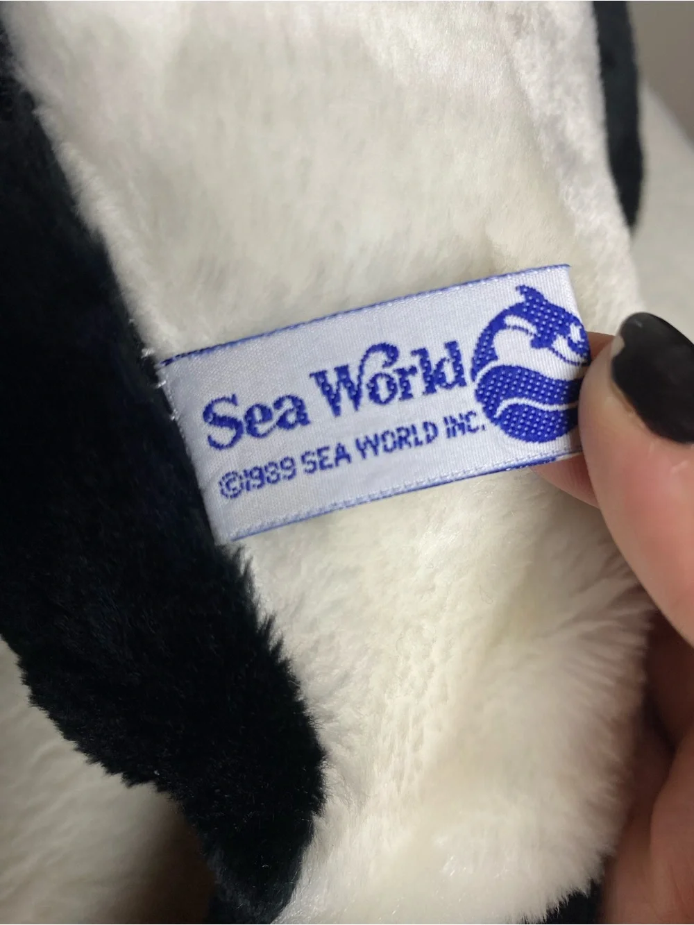 Sea World 1989 Plush Killer Whale Stuffed Animal - Black & White 20in